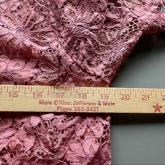 Nanette by Nanette Lepore Lace Blouse Ruffled Sleeves Scalloped Hem Size Medium - Picture 10 of 11